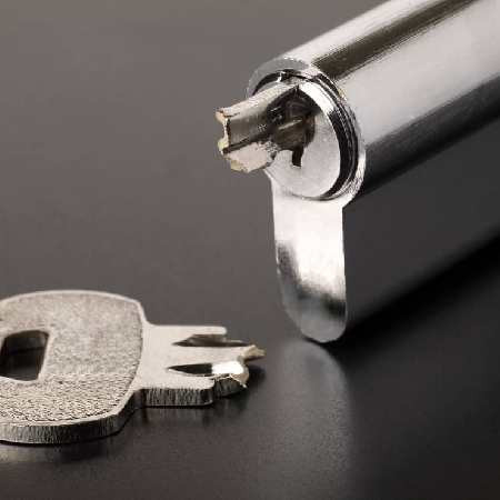 اگر کلید در قفل شکست چیکار کنیم?